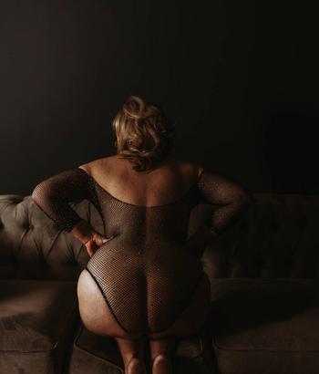 Emma, 58 Caucasian/White female escort, Montreal